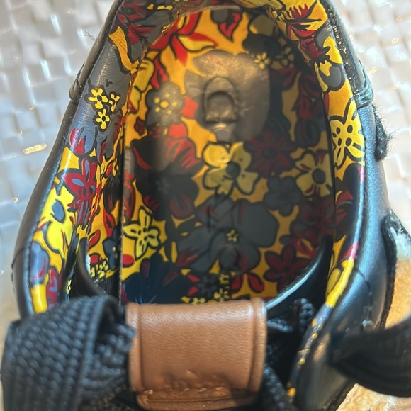 Coach Sneakers W/ Star Patches - Picture 5 of 6